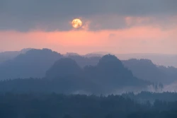 Blutsonne über dem Zschand