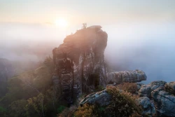 Morgensonne durch den Nebeldunst 2024-10-12_003_Morgensonne durch den Nebeldunst_Website